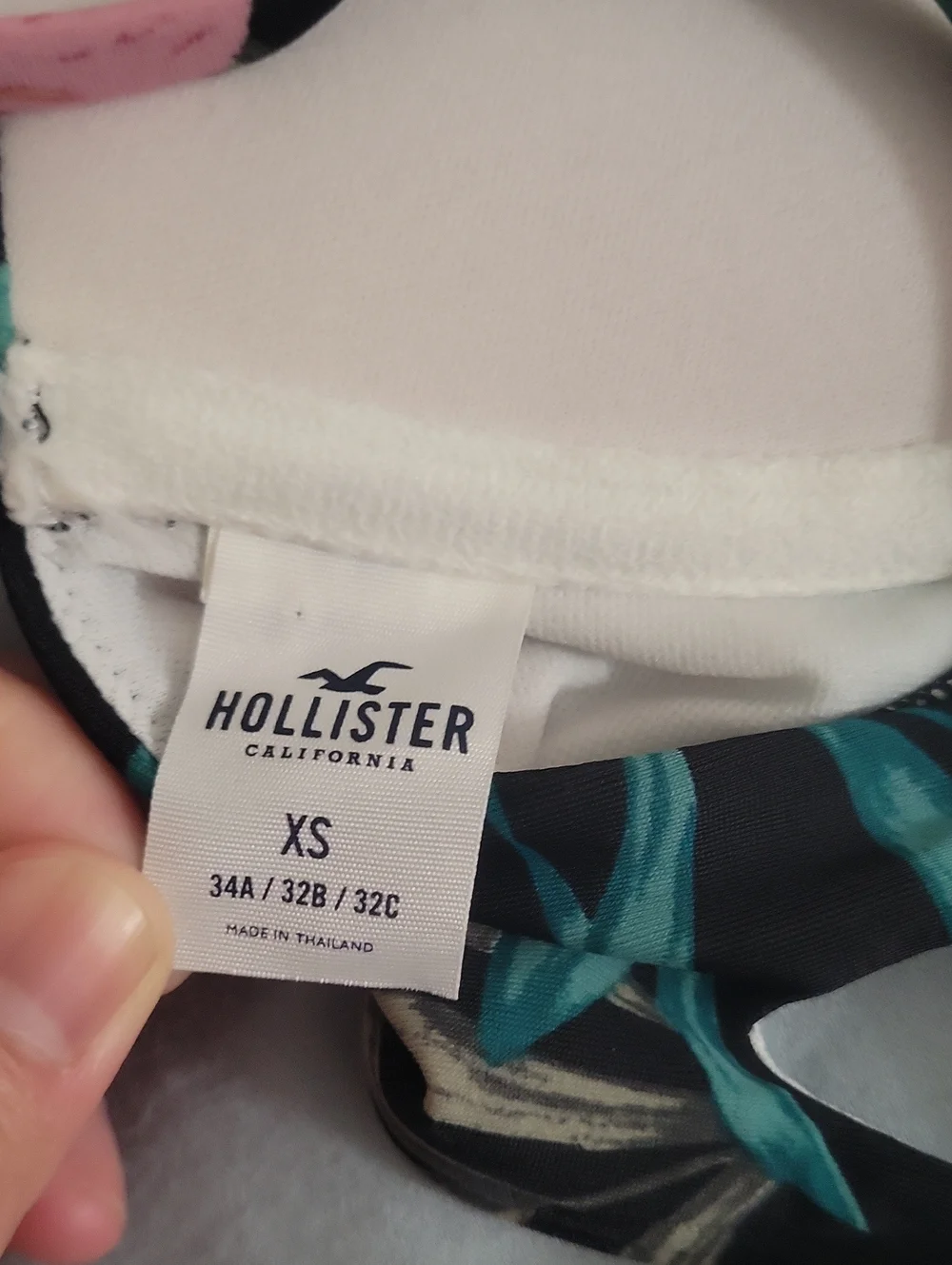 Hollister Tropical Print Bikini Top - Black, Green, Pink Size XS